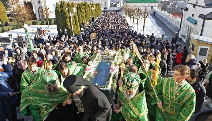 У Почаєві тисячі вірян УПЦ прийшли на святкування пам'яті преп. Амфілохія