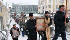 В Днепре прошел крестный ход в память об убиенных Вифлеемских младенцах