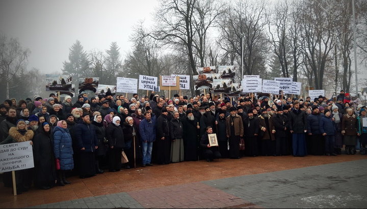 Суд не состоялся: винницкий судья подарил православным повод для праздника