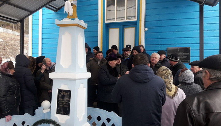 В Буще чиновники под предлогом инвентаризации не пускают верующих в храм