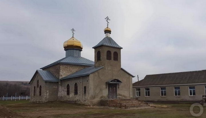 Свято-Троицкий храм УПЦ в селе Новоелизаветовка