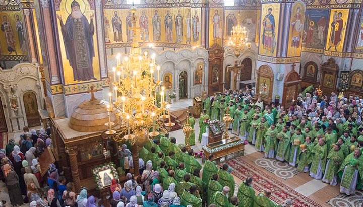 В літургії взяли участь 190 священнослужителів УПЦ. Фото: Донецькая єпархія