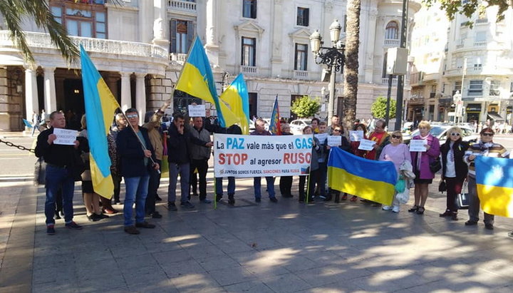 Парафіяльна громада УПЦ КП святителя Миколая у Валенсії. Фото: Facebook-сторінка громади святителя Миколая