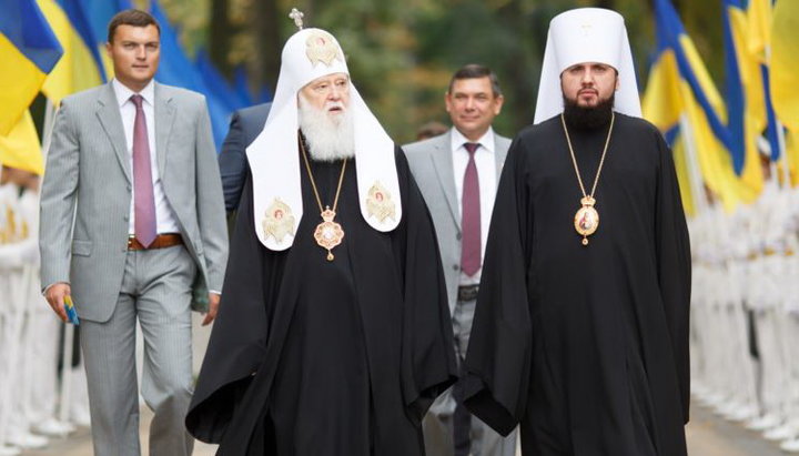 Întâistătătorul BOU-PK Filaret Denisenko şi Întâistătătorul BOaU Epifanie Dumenko. Imagine: Radio Svoboda