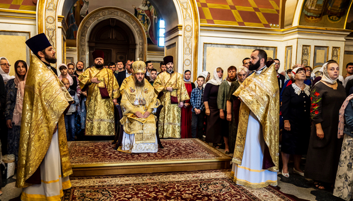 Митрополит Бориспольский и Броварской Антоний (Паканич) возглавил Божественную Литургию в Успенском соборе Киево-Печерской лавры. Фото: Киево-Печерская лавра