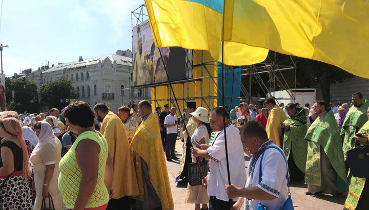 Believers of the OCU before "Ukrainian cross procession". Photo: UOJ