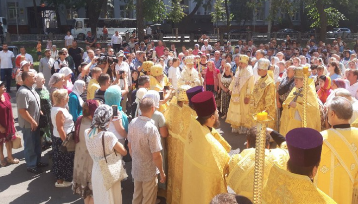 Filaret Denisenko and participants in the “cross procession” of the UOC KP. Photo: 