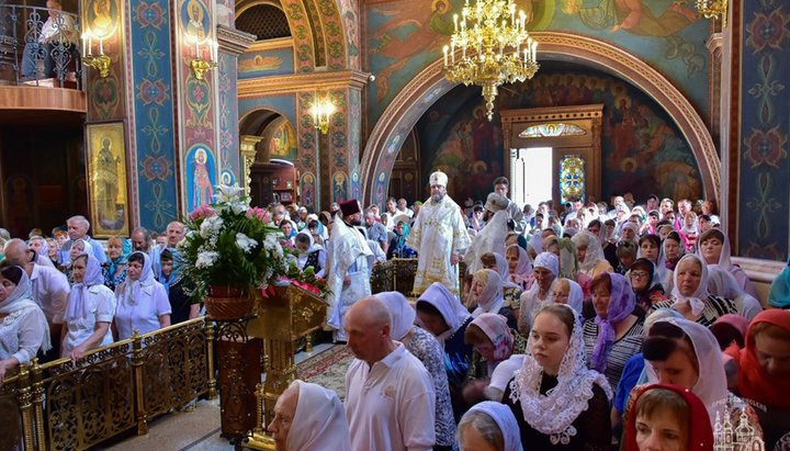 Прихожане ПЦУ Фото: Винницко-Барская епархия УПЦ