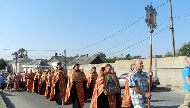 Хресний хід з мощами священносповідника Феодосія Мелітопольського. Фото: hramzp.ua