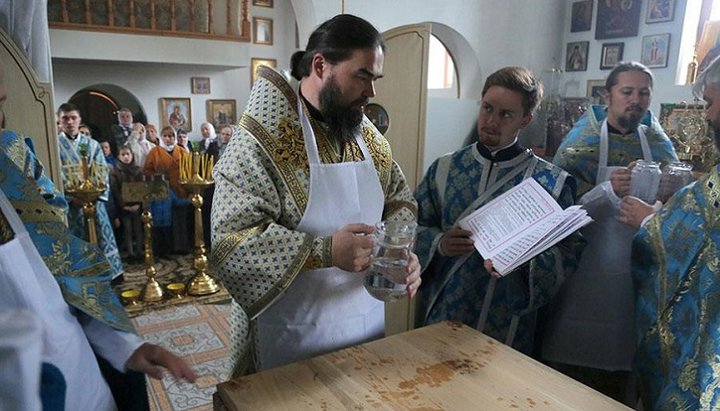 Освящение храма в селе Марково. Фото: пресс-служба Горловской и Славянской епархии