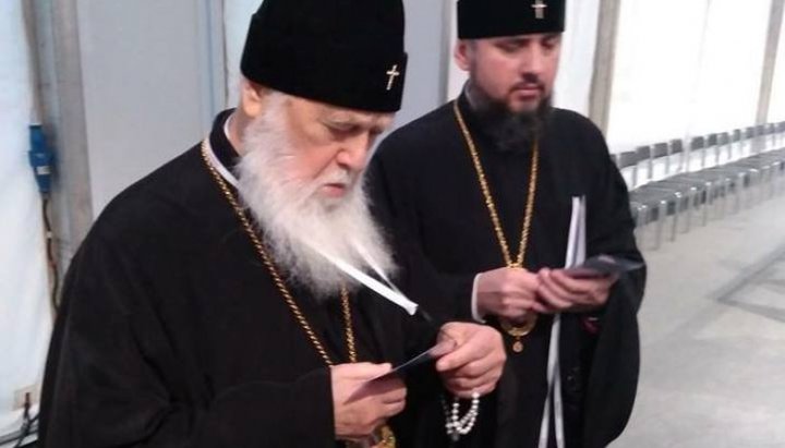 Филарет Денисенко и Епифаний Думенко на Объединительном "соборе" . Фото: СПЖ