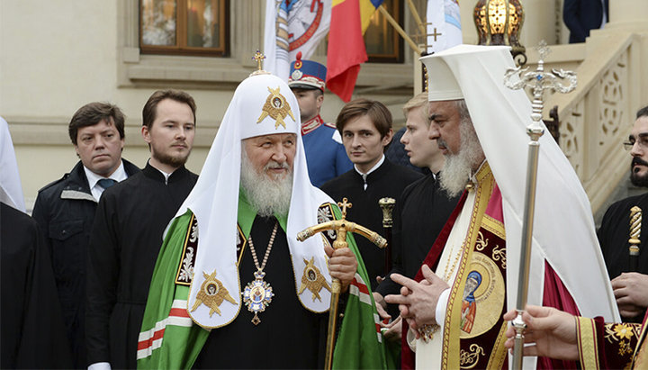 Патріарх Московський і всієї Русі Кирил і Патріарх Румунський Данило. Фото: orthodoxianewsagency.gr