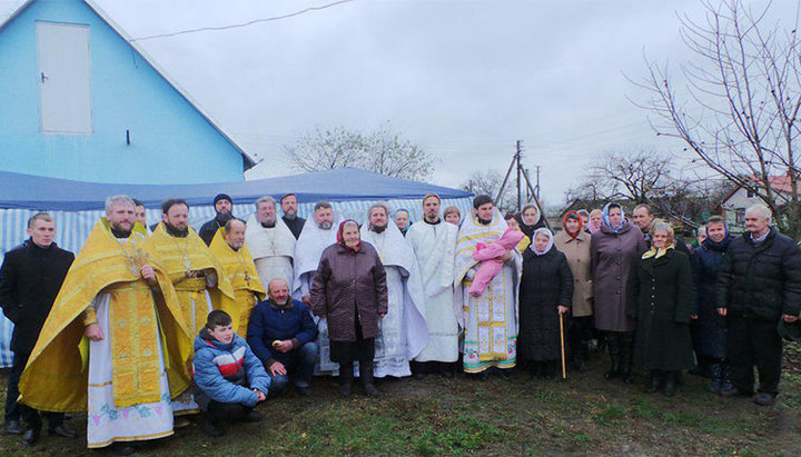 Члени Свято-Михайлівської релігійної громади седа Несвіч. Фото: spzh.news