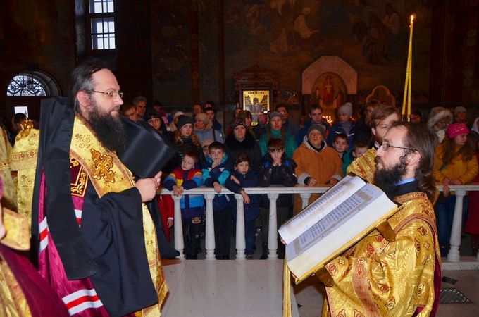 В Києво-Печерській Лаврі діти Донбасу молилися за мир в Україні