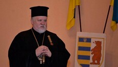 “Hierarch” of OCU serves lity for Uniate Stepan Bandera