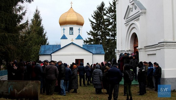 Biserica Sf. Ierarh Nicolae din satul Mâșev. Imagine: Bug