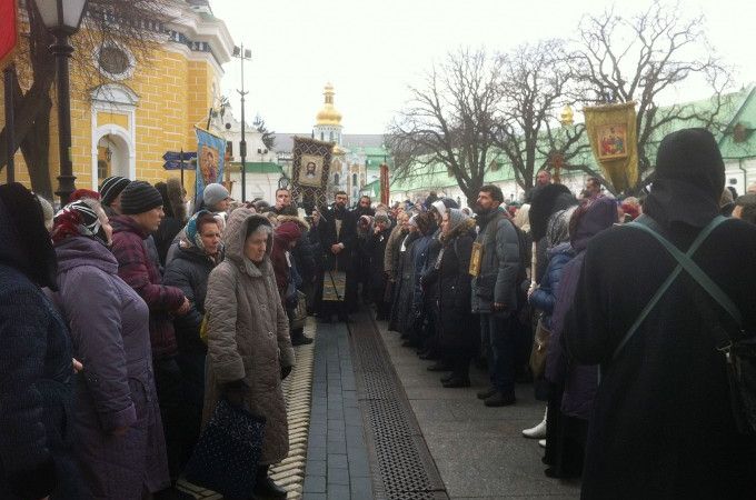 Православные верующие протестовали против будущего визита Папы Римского