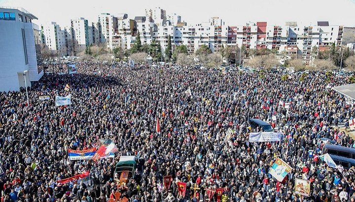 В Черногорию не впустили певчих из Белграда, ехавших на службу в Подгорицу