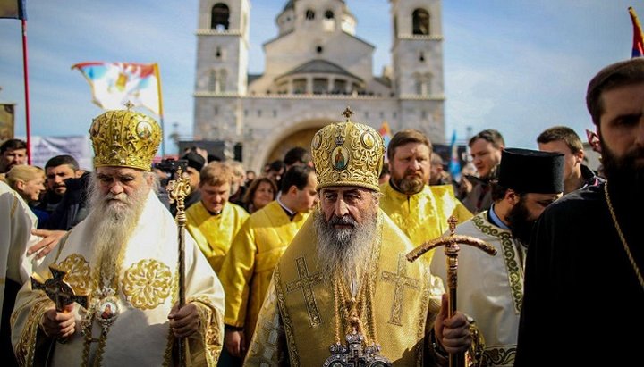 Хресний хід у Подгориці. Фото: єпископ Віктор (Коцаба)