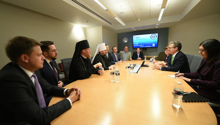 Representatives of OCU during a meeting with Sam Brownback (center, right). October, 2019. Photo: pomisna.info