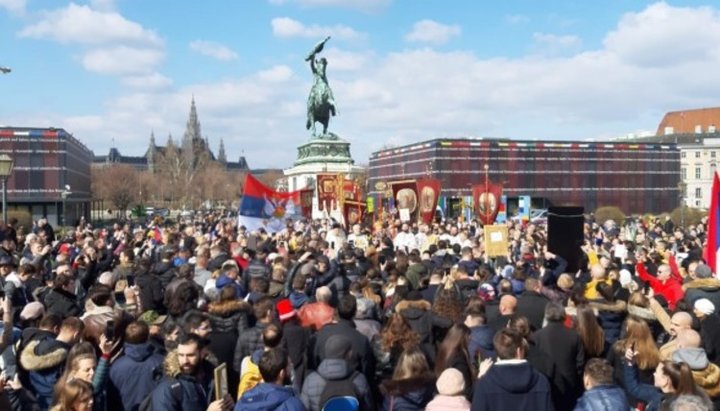 В Вене прошел крестный ход в поддержку Сербской Православной Церкви