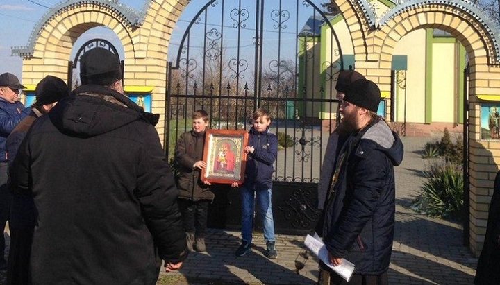 Священики зі святинями відвідали кілька сіл Володимир-Волинського благочиння. Фото: СПЖ