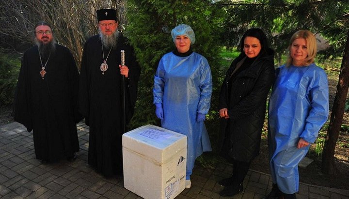 Переданные тесты позволят локализовать большее количество выявленных случаев коронавируса. Фото: Черновицко-Буковинская епархия