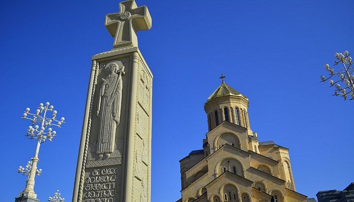 Кафедральний собор Цминда Самеба в Тбилісі. Фото: naafone.ru