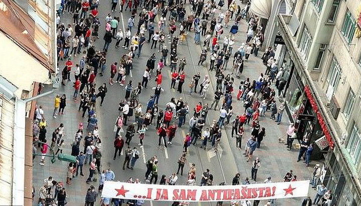 В Сараево прошла акция протеста против мессы по хорватским фашистам. Фото: t.me/rlz_the_kraken 