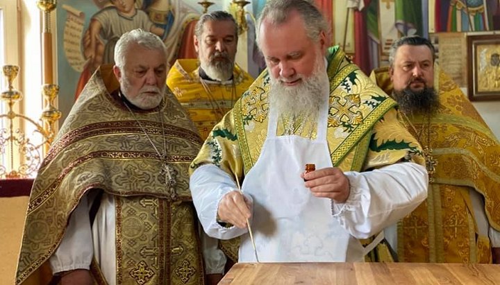 Чин освячення очолив керуючий Мукачівською єпархією УПЦ. Фото: m-church.org.ua