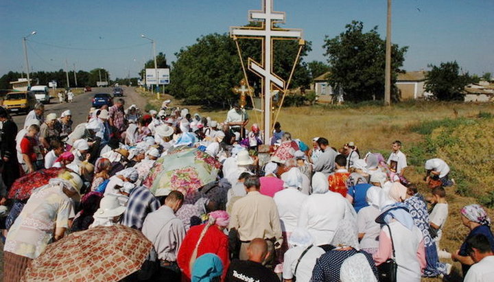 Віряни Херсонської єпархії звершили хресний хід за мир в Україні. Фото: ap-hram.org