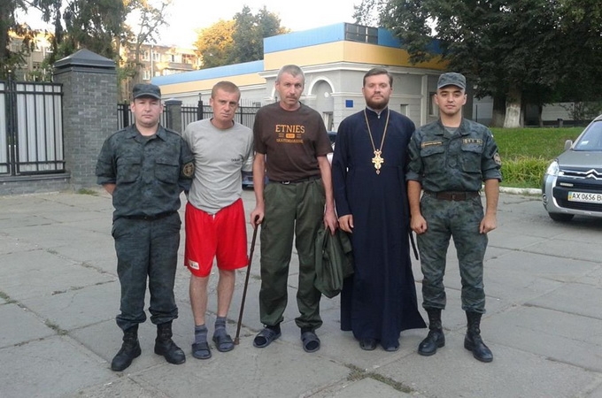 Волинські священнослужителі УПЦ визволили з полону земляка – військового ЗСУ