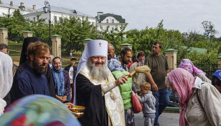 У Києво-Печерській лаврі відкрилася виставка-ярмарок «Медовий Спас». Фото: lavra.ua