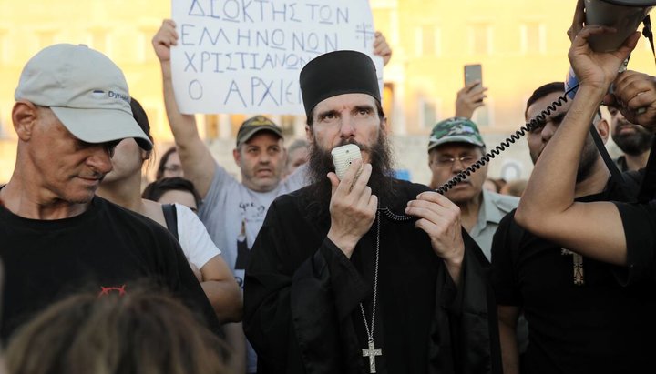 У Греції виступають проти носіння масок у школах. Фото: cnn.gr