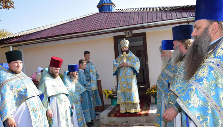 Архієпископ Конотопський і Глухівський Роман освятив новий храм УПЦ. Фото: 05453.com.ua