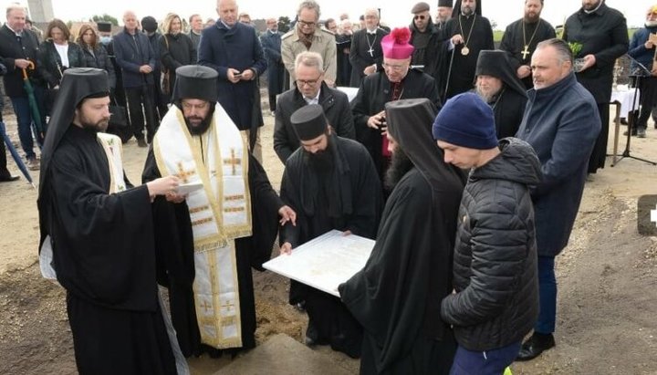 Церемонія заснування монастиря Фанару в Австрії. Фото: orthodoxtimes.com