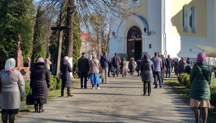 Как и накануне Пасхи, страна находится в неординарной ситуации из-за непреодоленной пандемии, отмечается в документе. Фото: zhzh.info