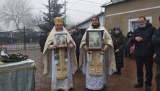 Парафіяни УПЦ в Михальчі розповіли, чим закінчився штурм їхнього храму