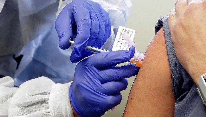 Vaccination against COVID. Photo: poynter.org