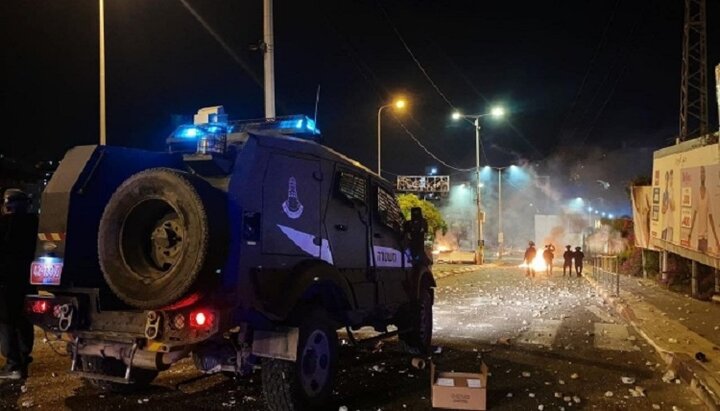 Поліції не вдається впоратися з заворушеннями в ізраїльському місті Лод. Фото: nash-israel.com