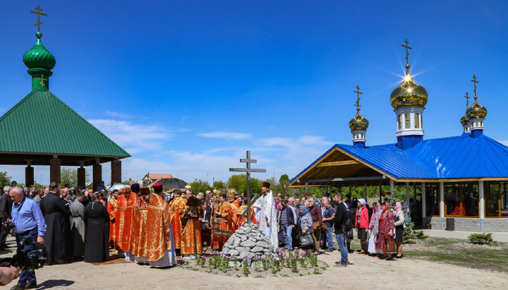 Святкове богослужіння на місці обрітення Височинівської ікони. Фото: izum.church.ua.