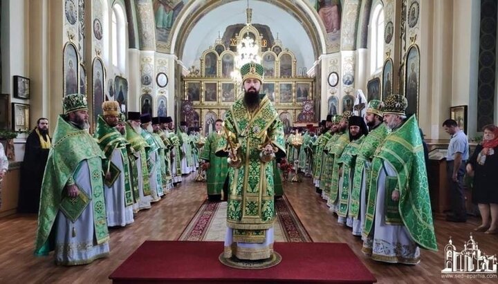 Праздничное богослужение в кафедральном Свято-Николаевском соборе Старобельска. Фото: sed-eparhia.com