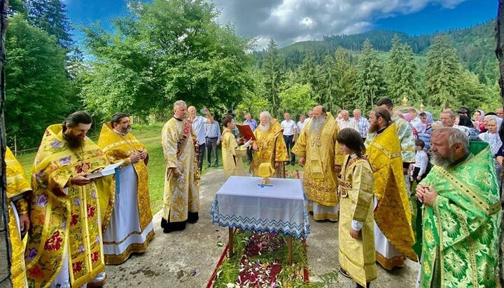 Освячення храму у селі Майдан Закарпатської області. Фото: facebook.com/orthodox.shield