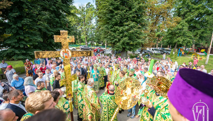 Блаженніший Онуфрій очолив богослужіння в Пущі-Водиці. Фото: news.church.ua.