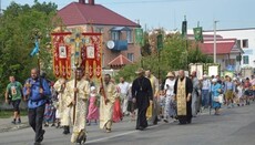 Сразу два крестных хода вышли из Ровенской епархии УПЦ в Почаевскую лавру