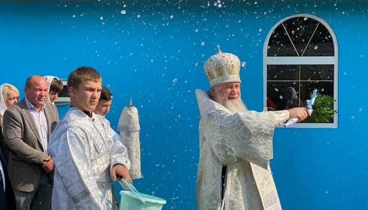 Освящение храма УПЦ в селе Астей на Закарпатье. Фото: m-church.org.ua