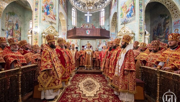 Блаженніший Онуфрій з ієрархами УПЦ у Кривому Розі. Фото: news.church.ua