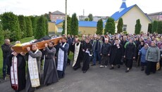 Иерарх УПЦ возглавил отпевание секретаря Сарненской епархии архм. Феофана