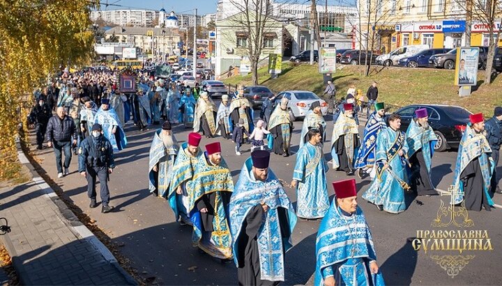 Хресний хід з чудотворною іконою в Сумах. Фото: portal-pravoslavie.sumy.ua