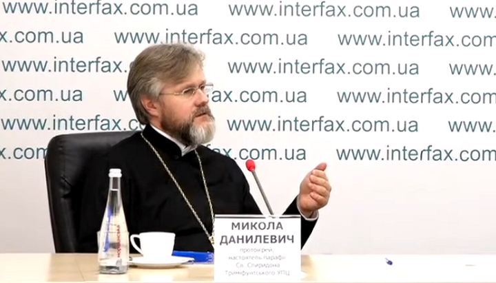 Archpriest Nikolai Danilevich, deputy head of the DECR UOC. Photo: a screenshot of the video from the Youtube channel "Interfax-Ukraine"